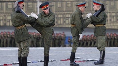 Victory Day Moskva, Reuters bbc.in/1vsVtZh