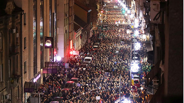 Kolona građana na protestu u Takovskoj ulici 29.12.2018.