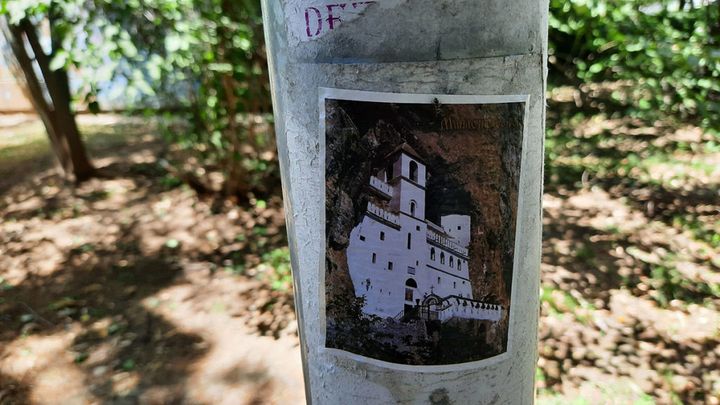 Ostrog u Bloku 45, foto: Peščanik Ostrog u Bloku 45 - fotografija na banderi