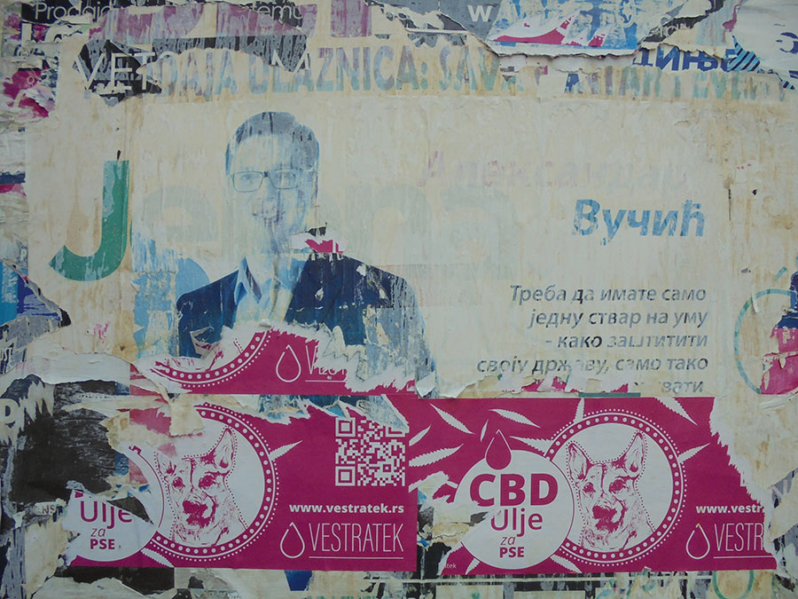 Foto: Slavica Miletić Izbledeli plakat sa Vučićevim likom